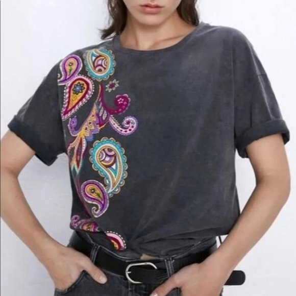 Zara Gray Multicolor Paisley Print T-Shirt Size Small - Picture 1 of 5